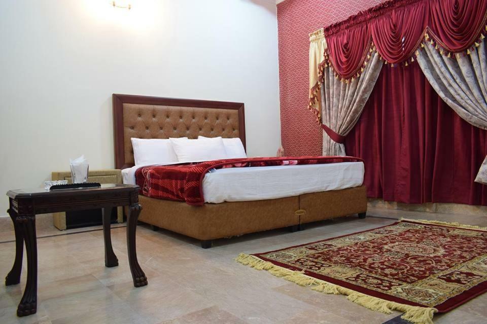 Royal Emirates Residence Abbottabad Eksteriør billede