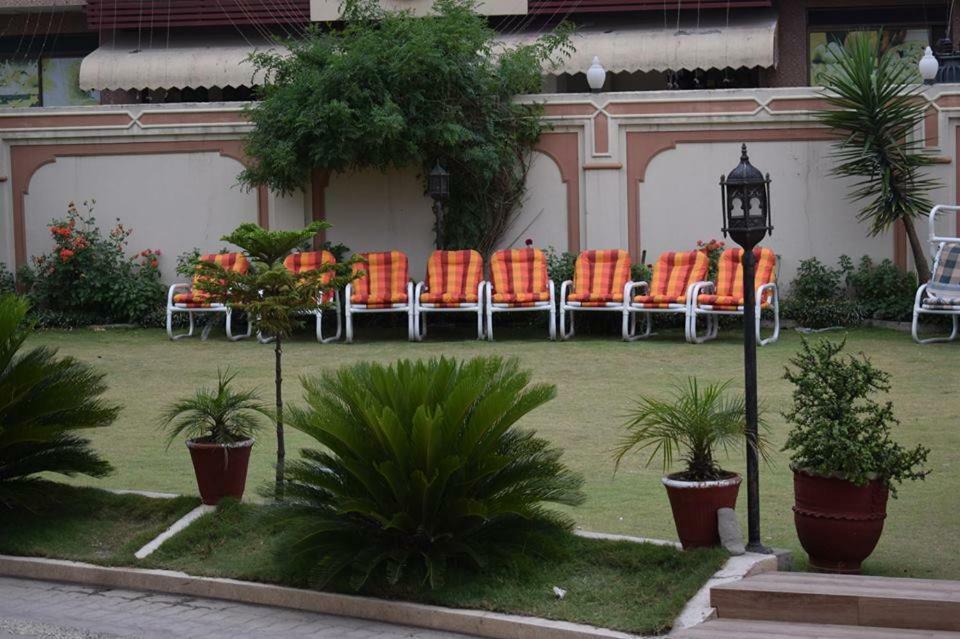 Royal Emirates Residence Abbottabad Eksteriør billede